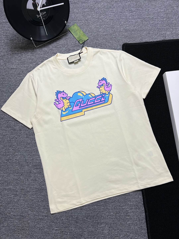 ブランドTシャツ側面デザイン